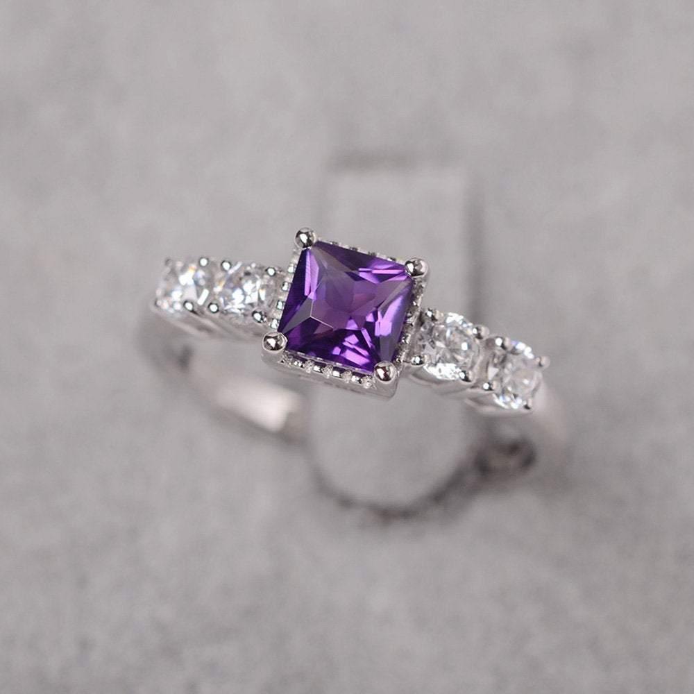 Vintage good Princess Cut Amethyst Ring