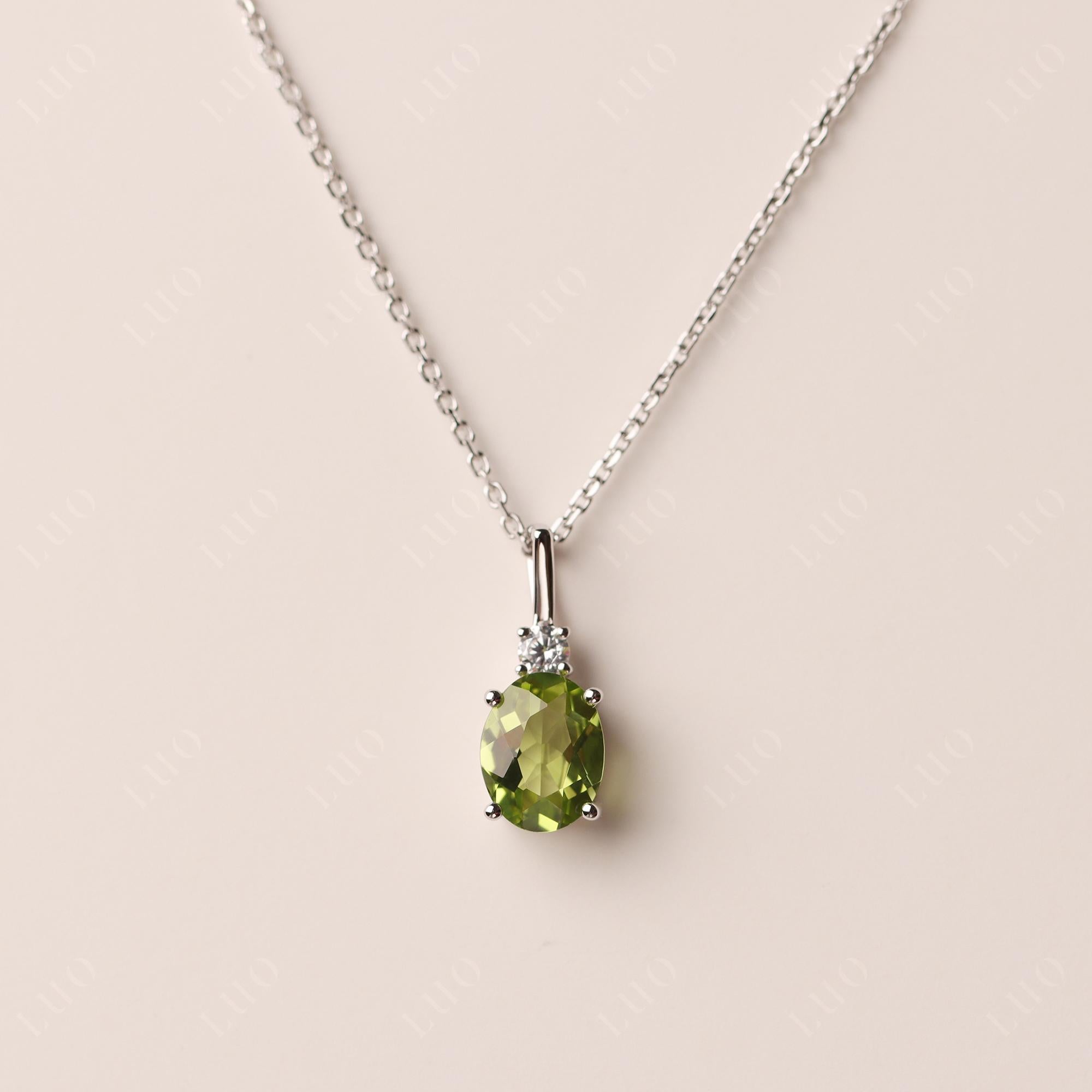 Pendente collana Peridot ovale semplice