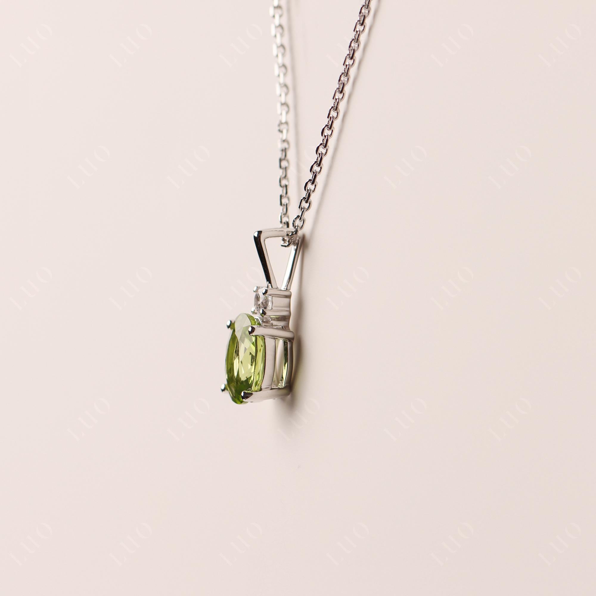 Pendente collana Peridot ovale semplice