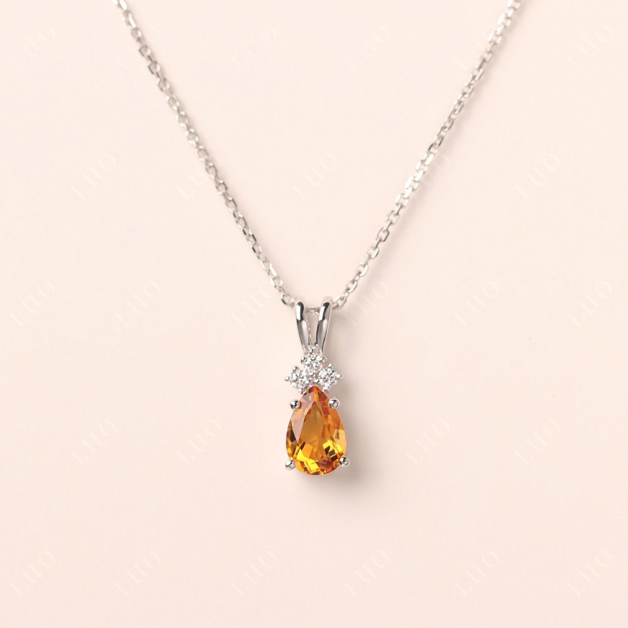 Collier citrine en forme de poire