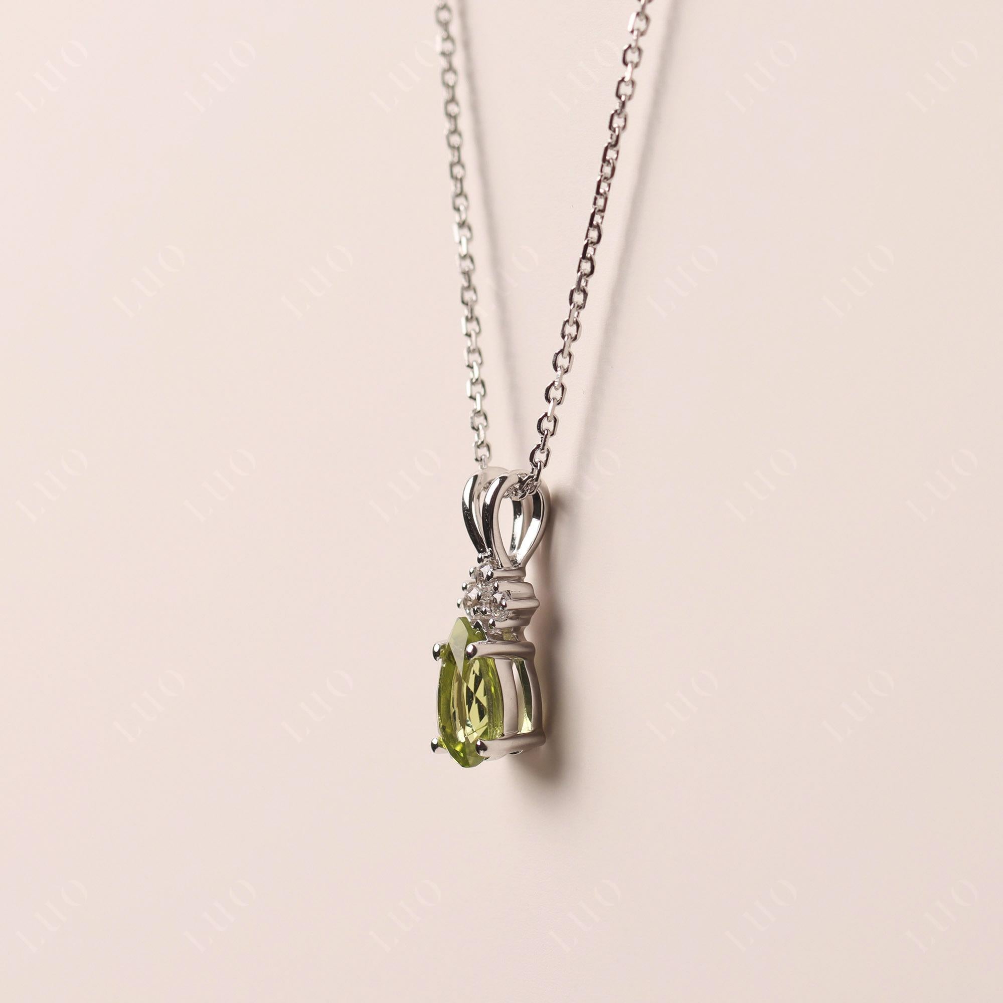 Collier Péridot en forme de poire