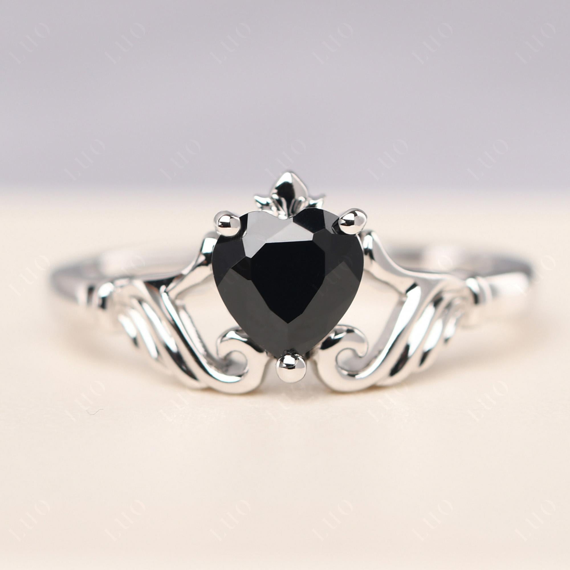 Black Spinel Women's Claddagh Ring - LUO Jewelry 