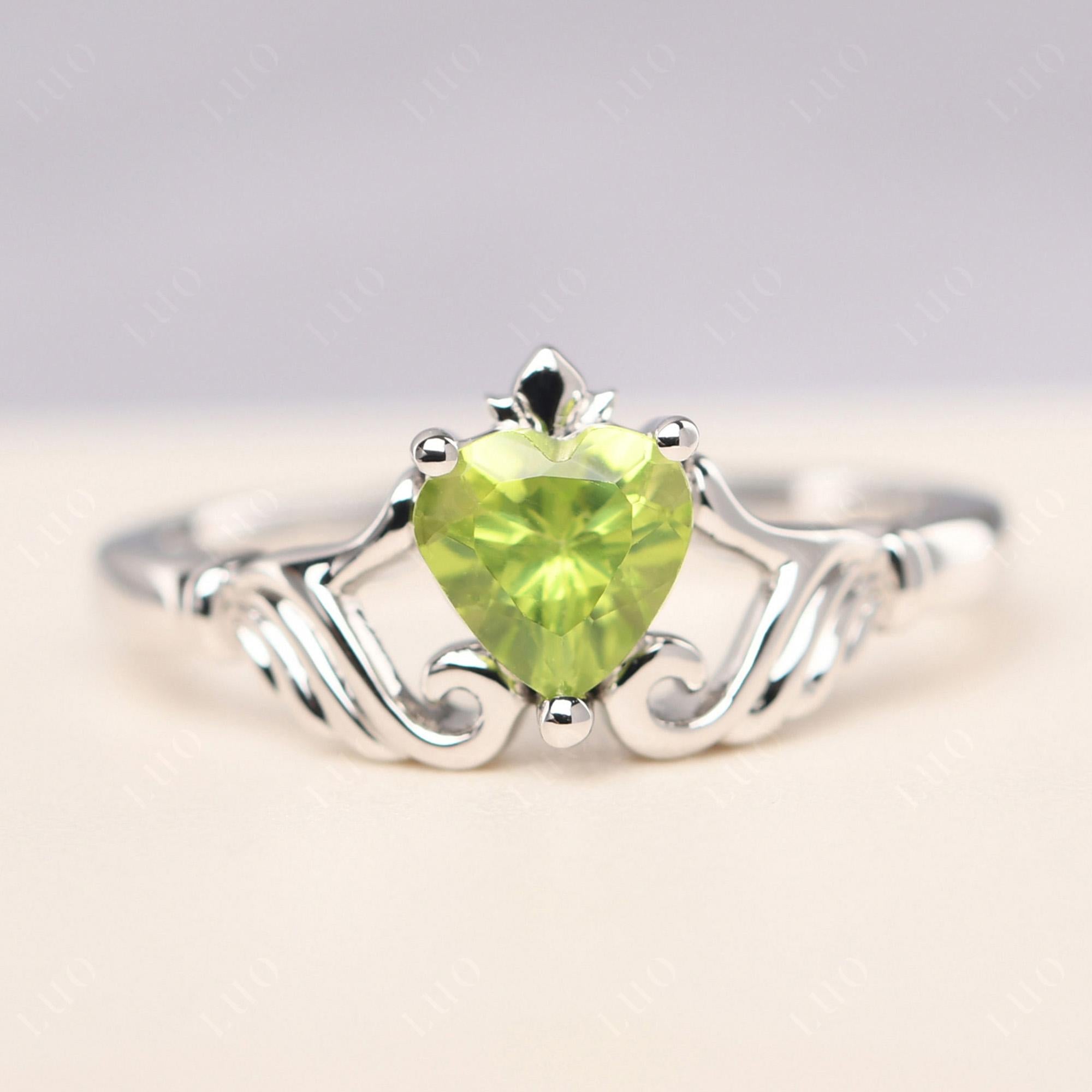 Peridot Women's Claddagh Ring - LUO Jewelry 