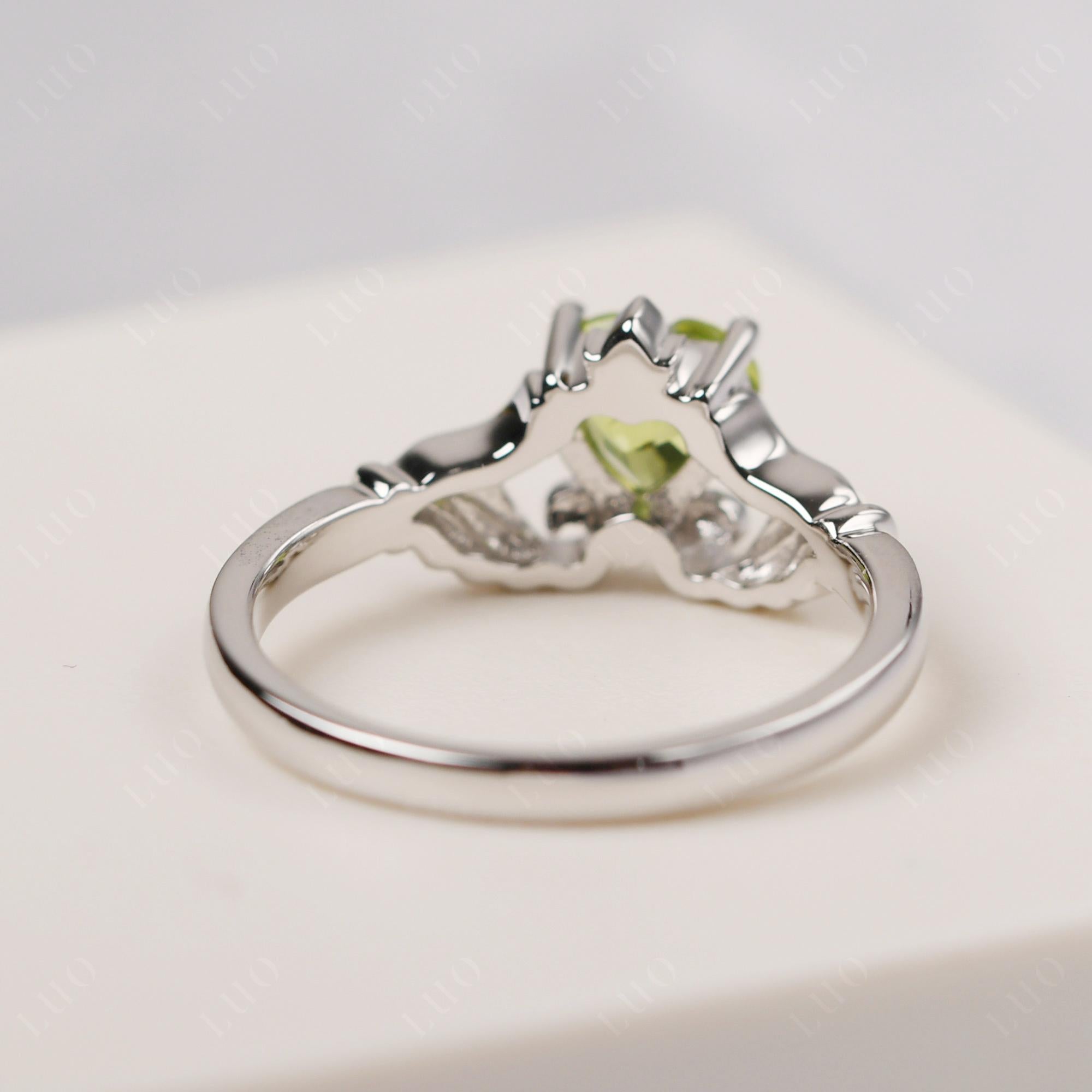 Peridot Women's Claddagh Ring - LUO Jewelry 