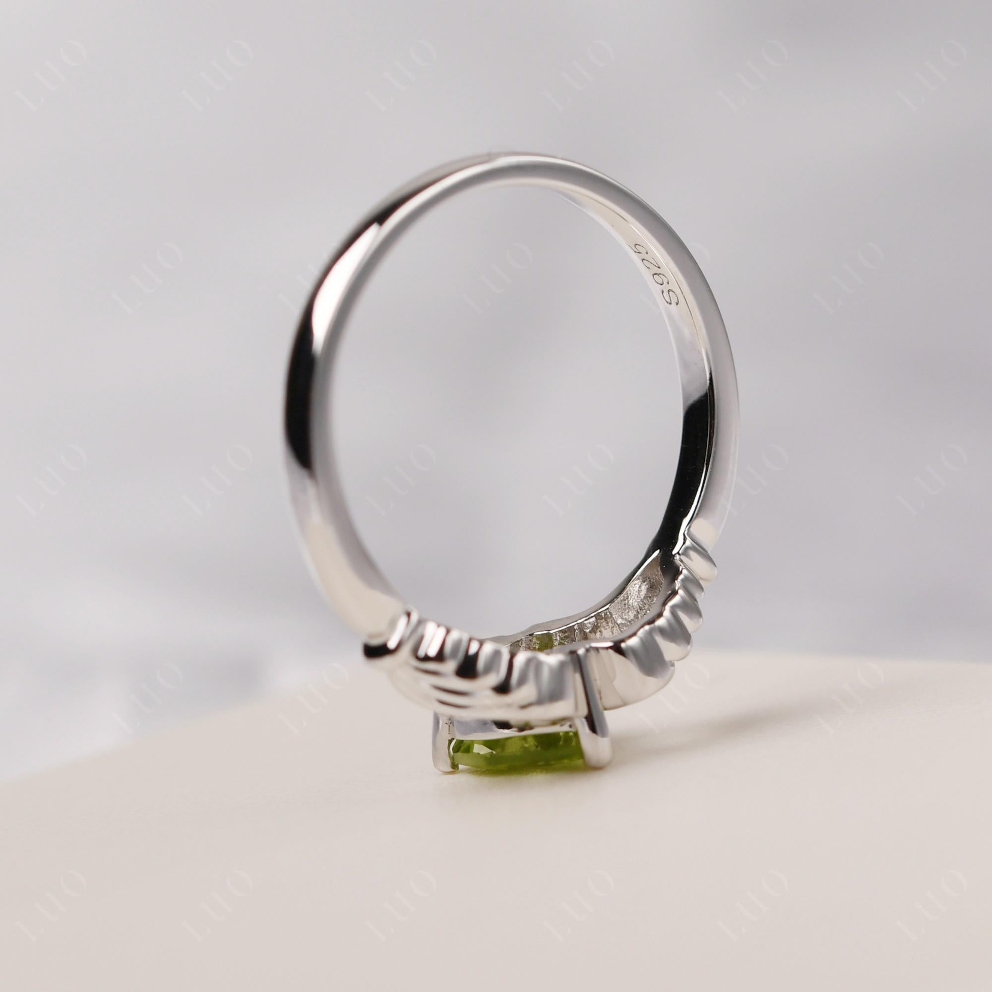 Peridot Women's Claddagh Ring - LUO Jewelry 