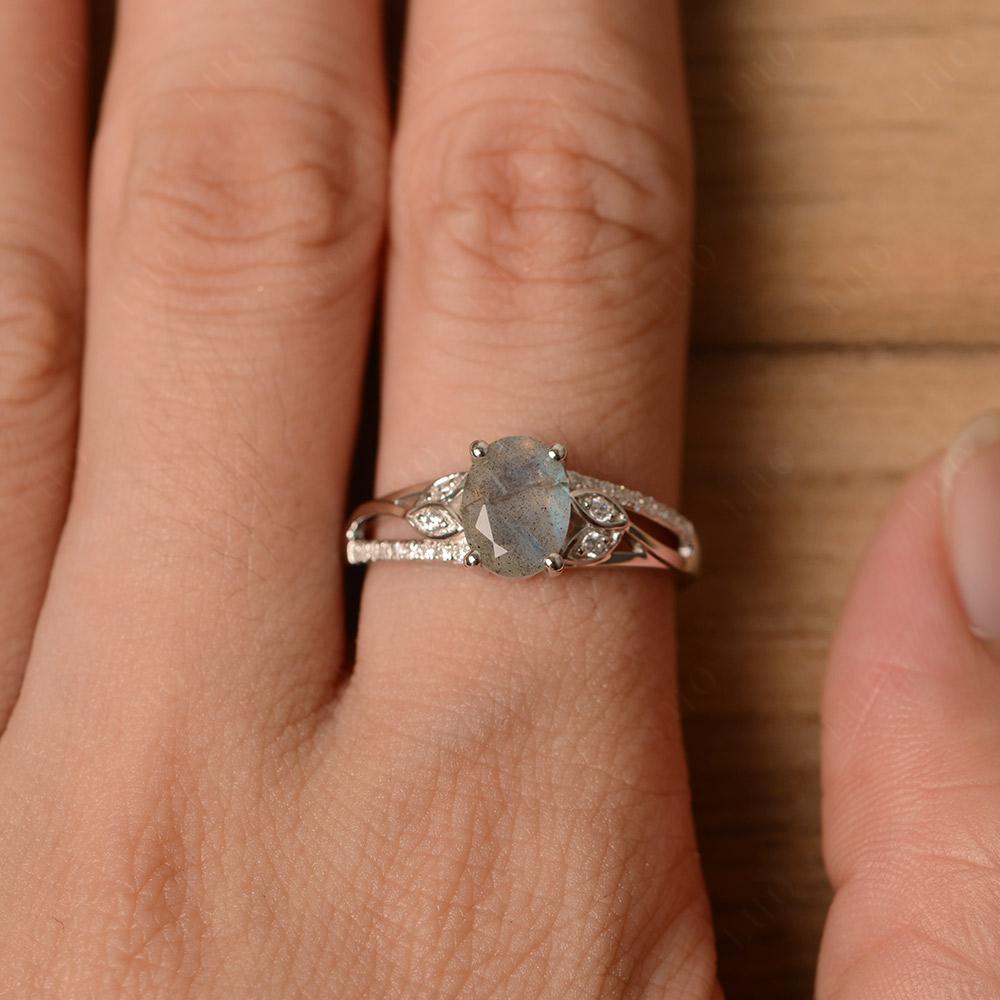 Oval Cut Labradorite Ring - LUO Jewelry 