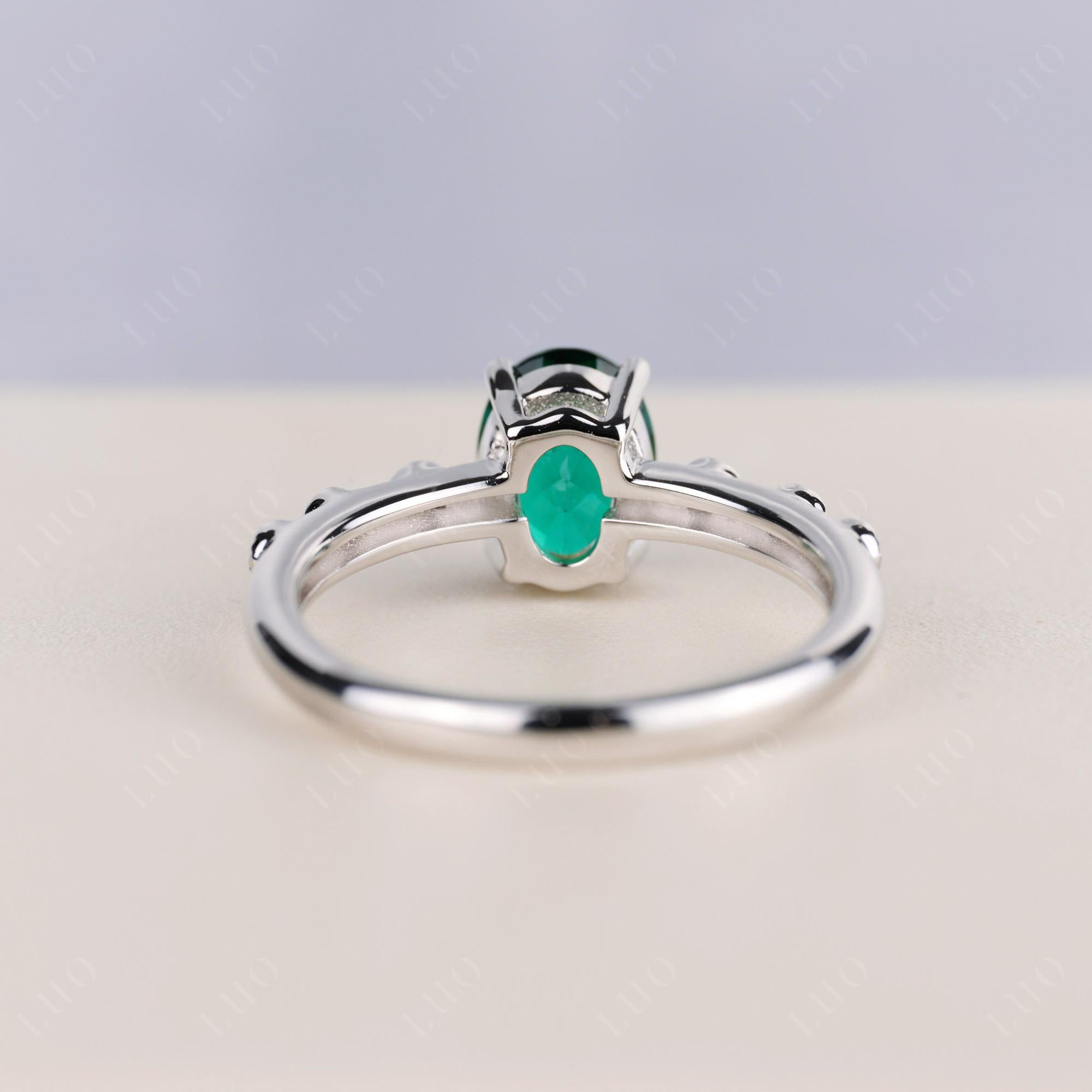 Antique Oval Cut Emerald Ring - LUO Jewelry 