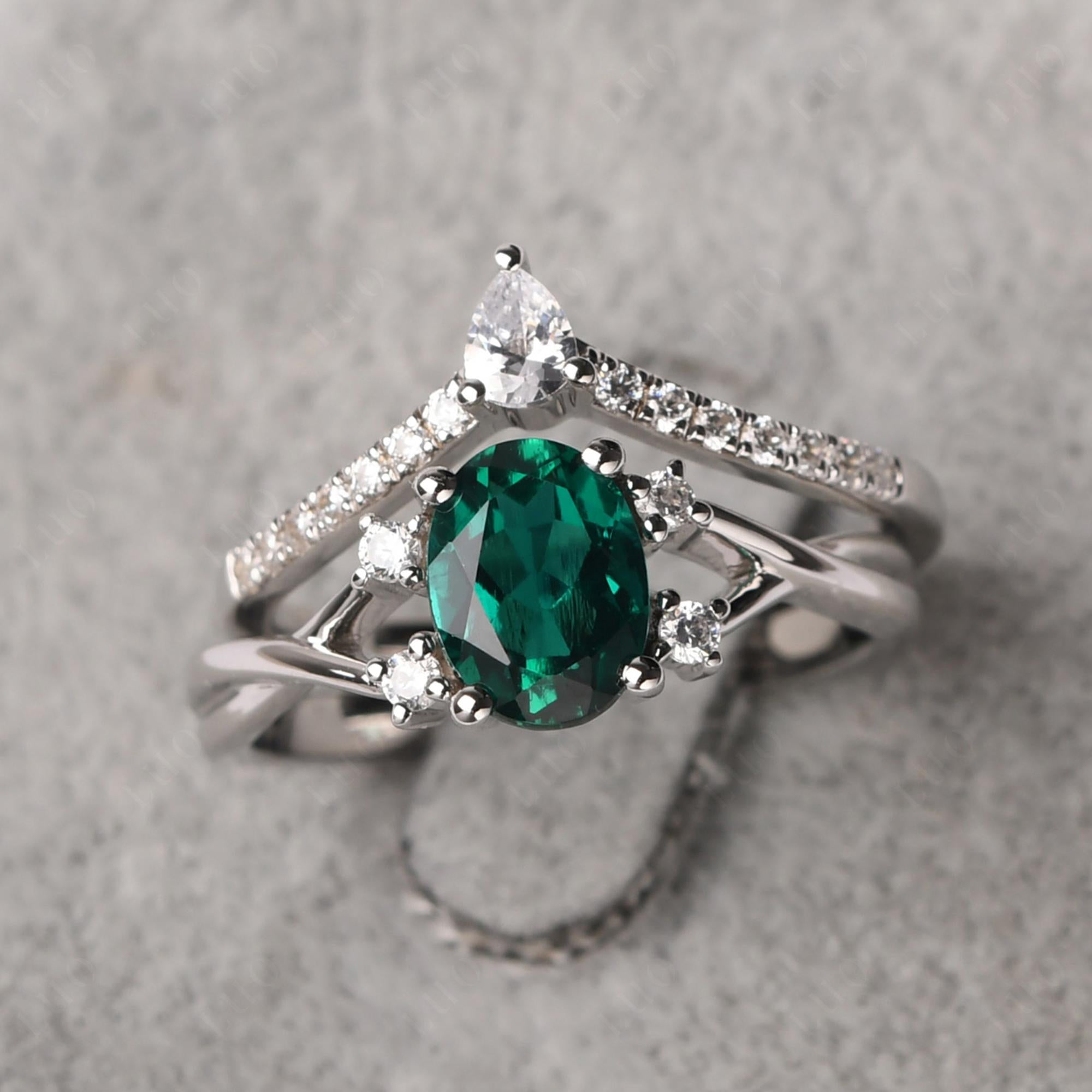 Oval Emerald Wedding Ring Set - LUO Jewelry 