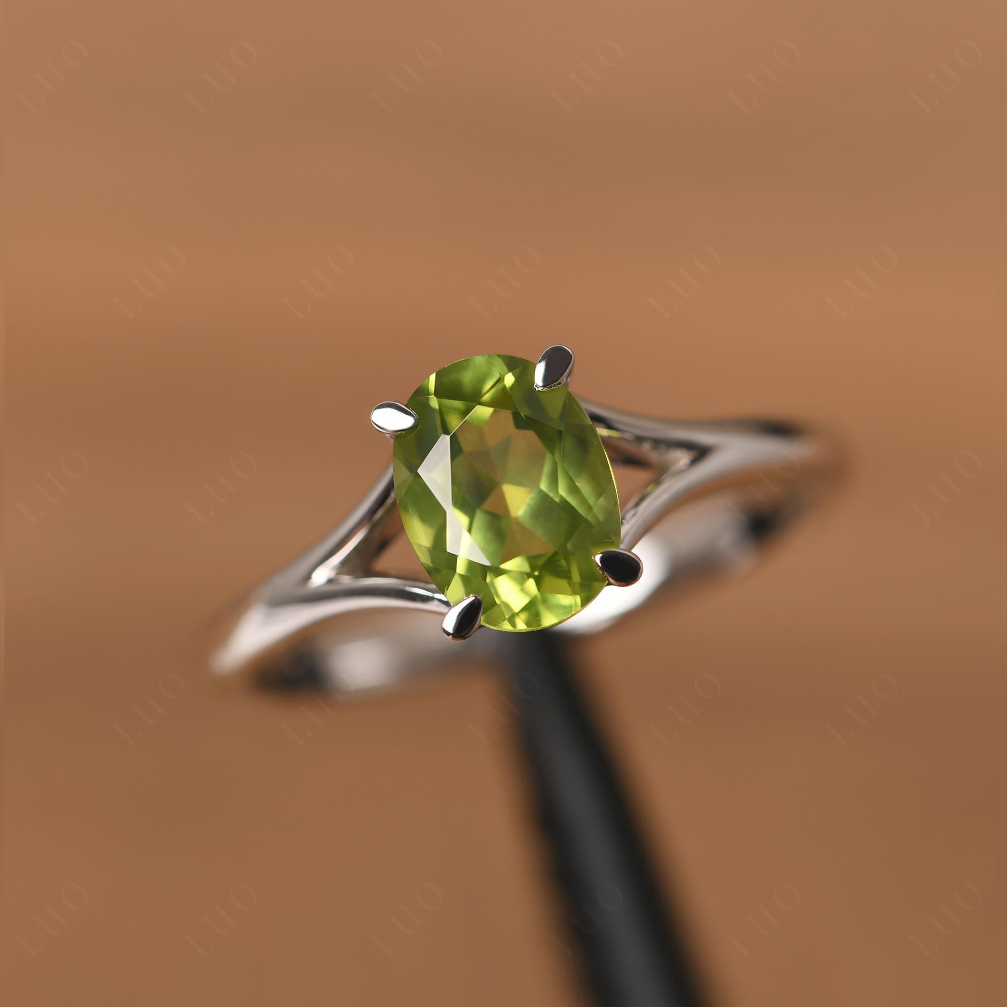 Peridot Split Shank Ring - LUO Jewelry 