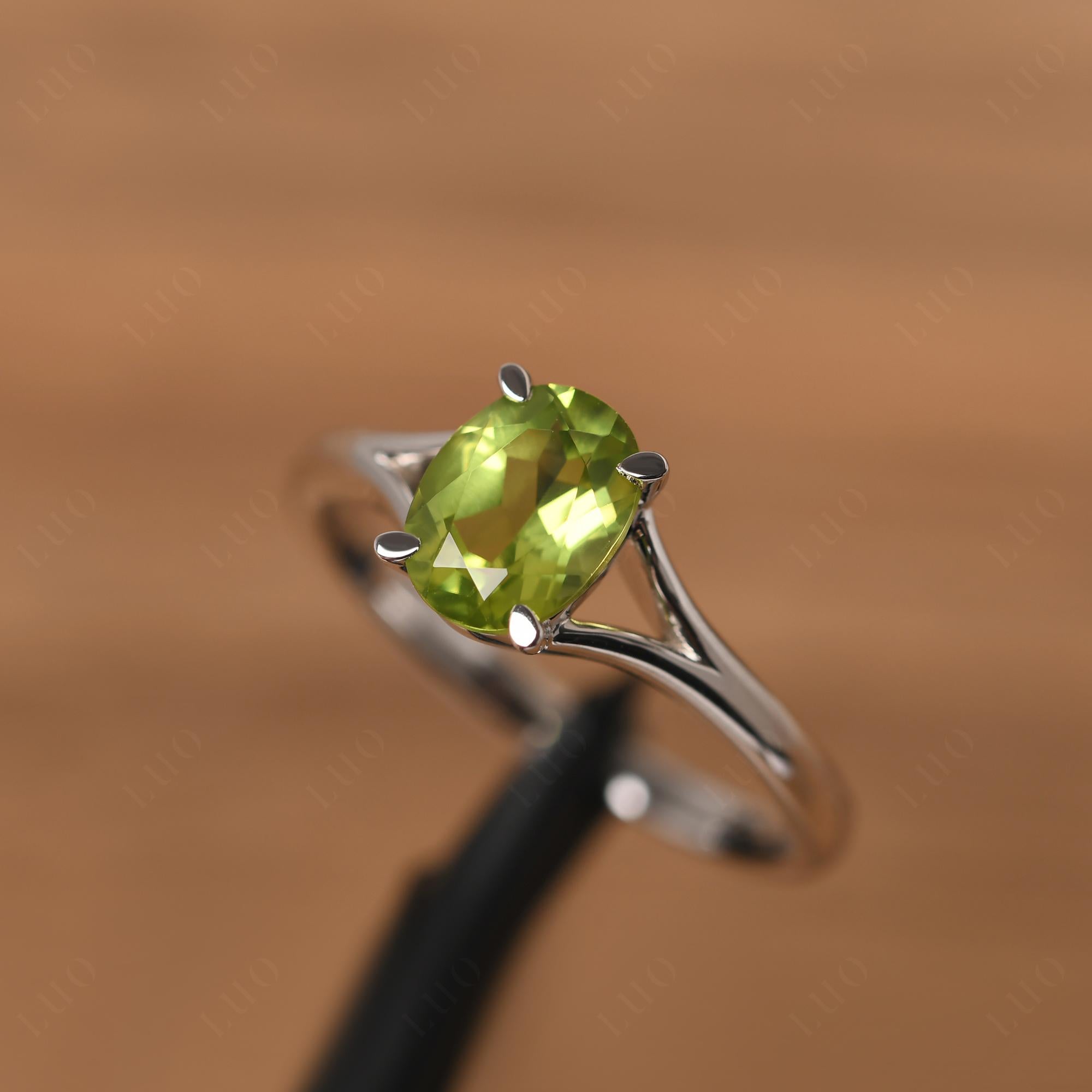 Peridot Split Shank Ring - LUO Jewelry 