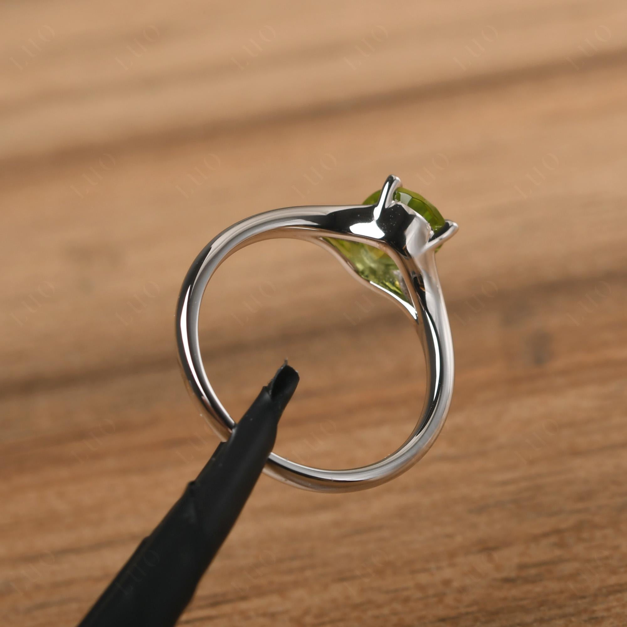 Peridot Split Shank Ring - LUO Jewelry 