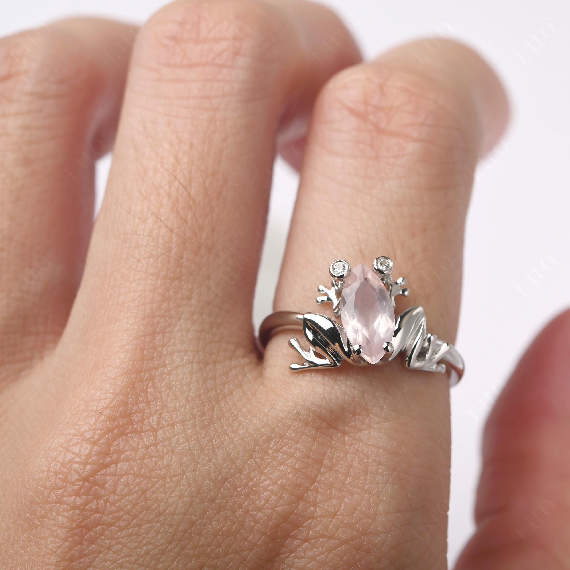 Frog deals wedding ring