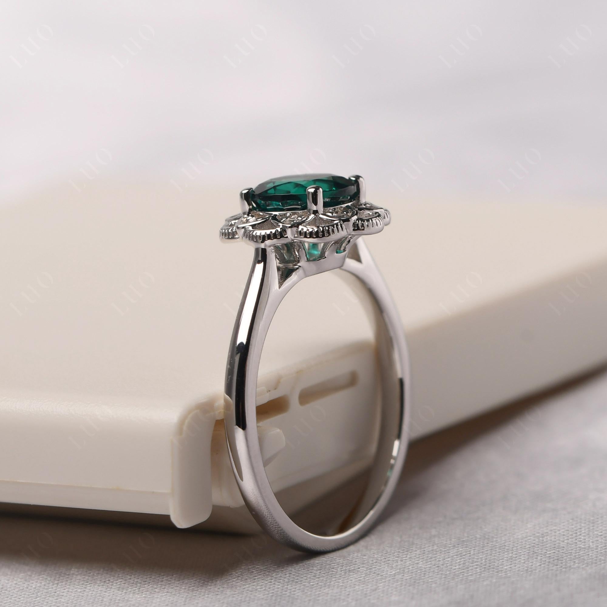 Emerald Vintage Inspired Filigree Ring - LUO Jewelry