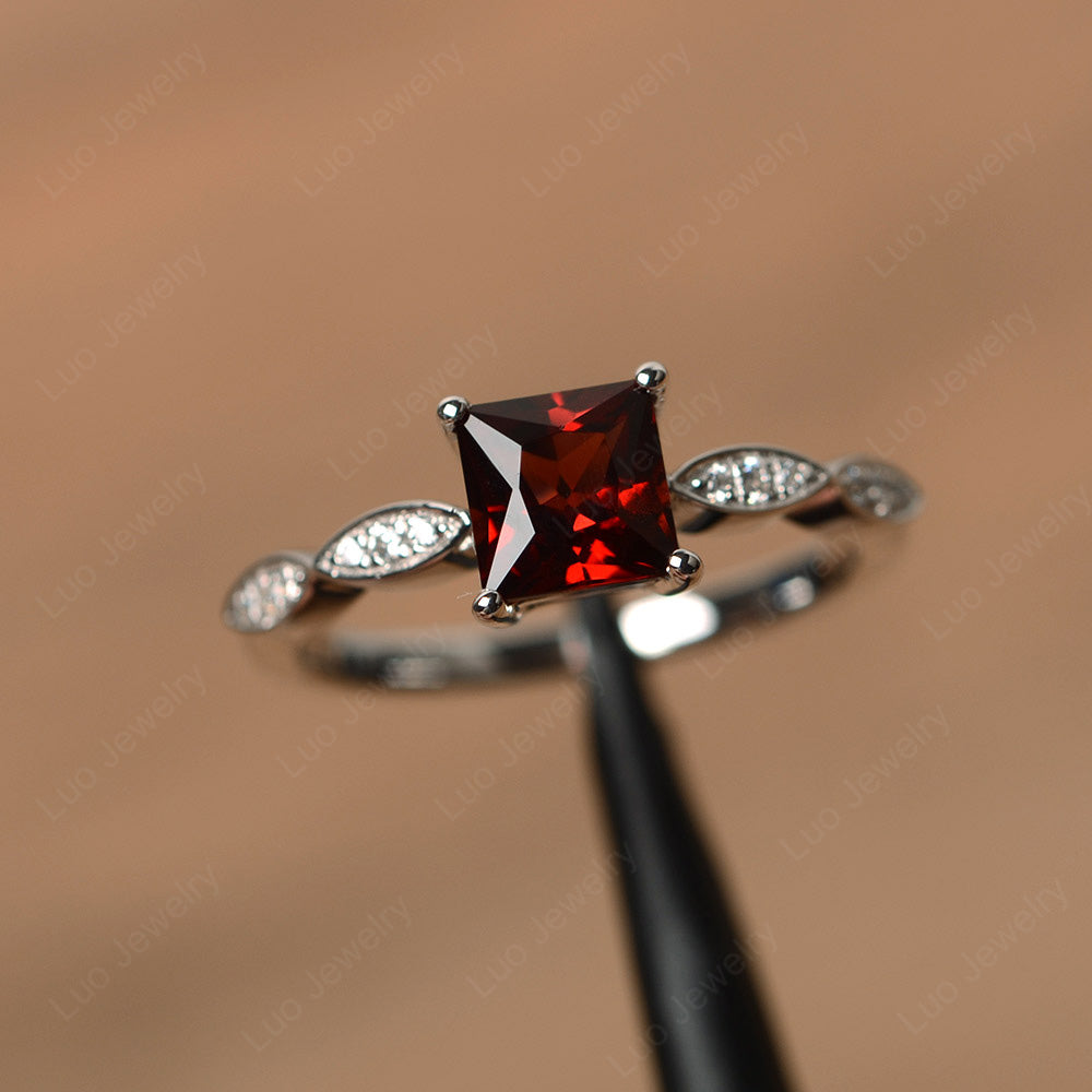 Princess cut garnet deals ring